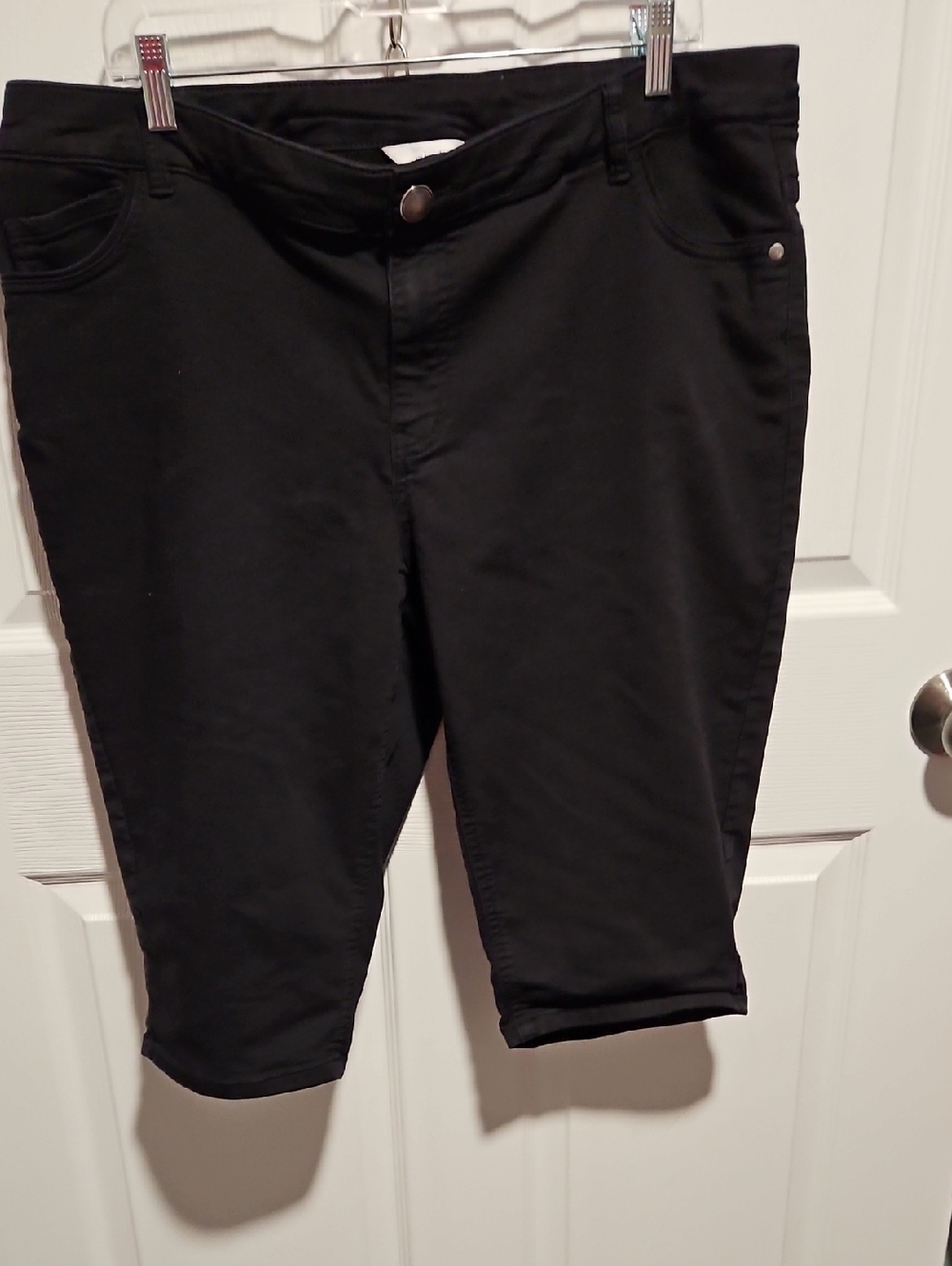CJ Banks Black Capris Women's Stretch Knit Ponte Capri Pants